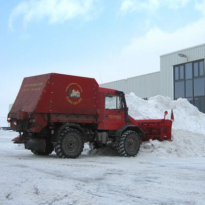 Schneeräumung und Schneebeseitigung mittels Schneepflug von DLS Lehmann